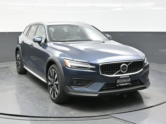 2026 Volvo V60 Cross Country B5 Ultra