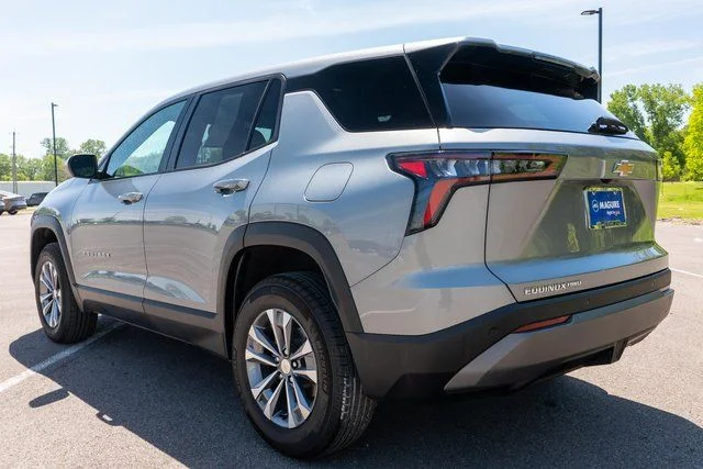 2025 Chevrolet Equinox LT - Photo 8