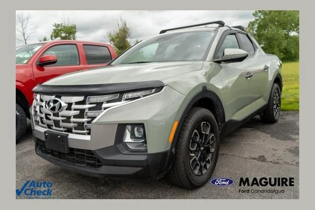 Used 2022 Green Hyundai SEL image 1