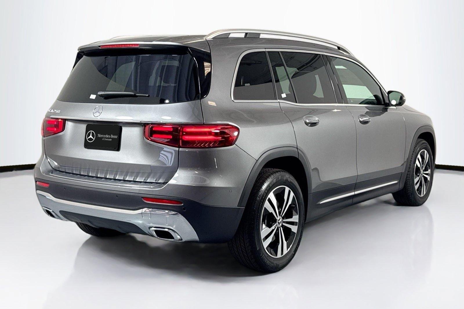 New 2026 Mountain Grey Metallic Mercedes-Benz GLB 250 image 5