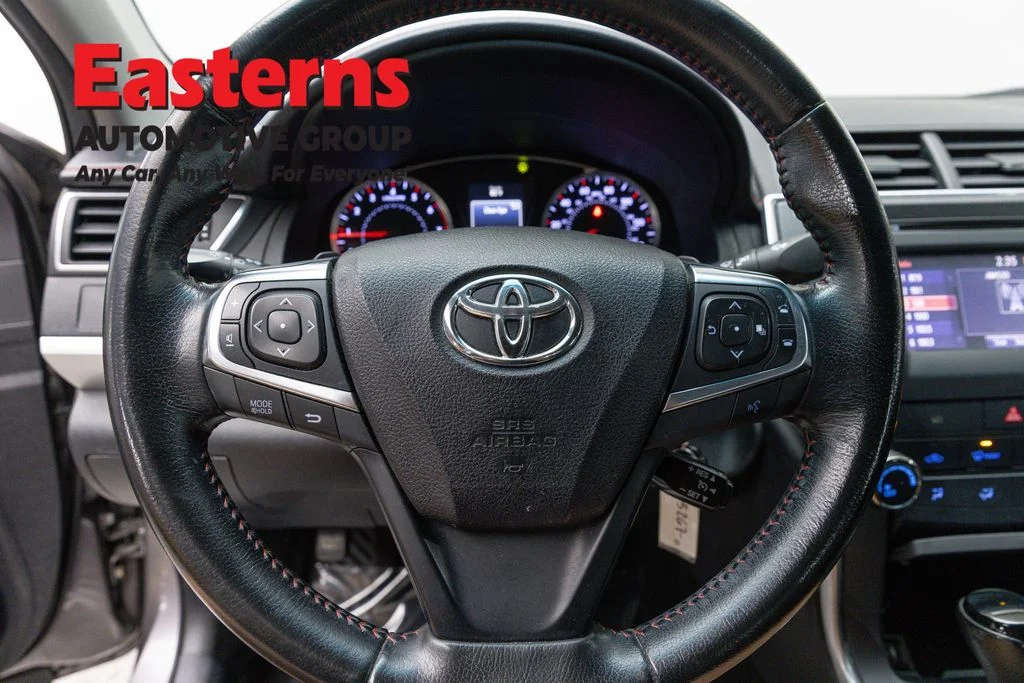 Used 2016 Gray Toyota SE image 10