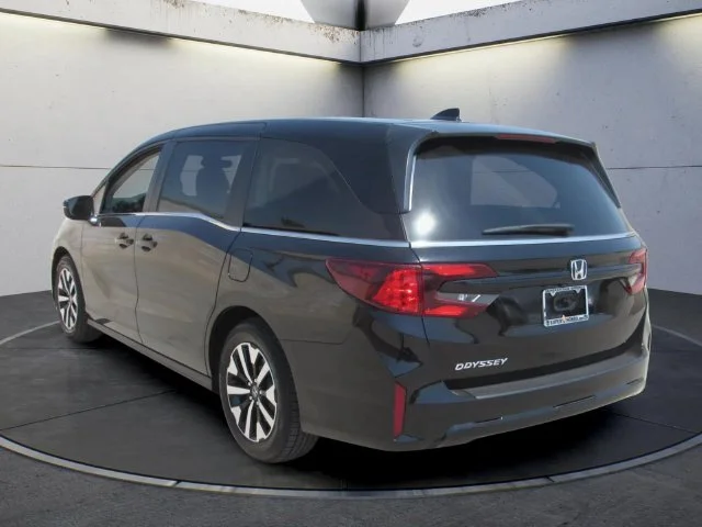 Certified Used 2025 Modern Steel Metallic Honda EX-L image 6