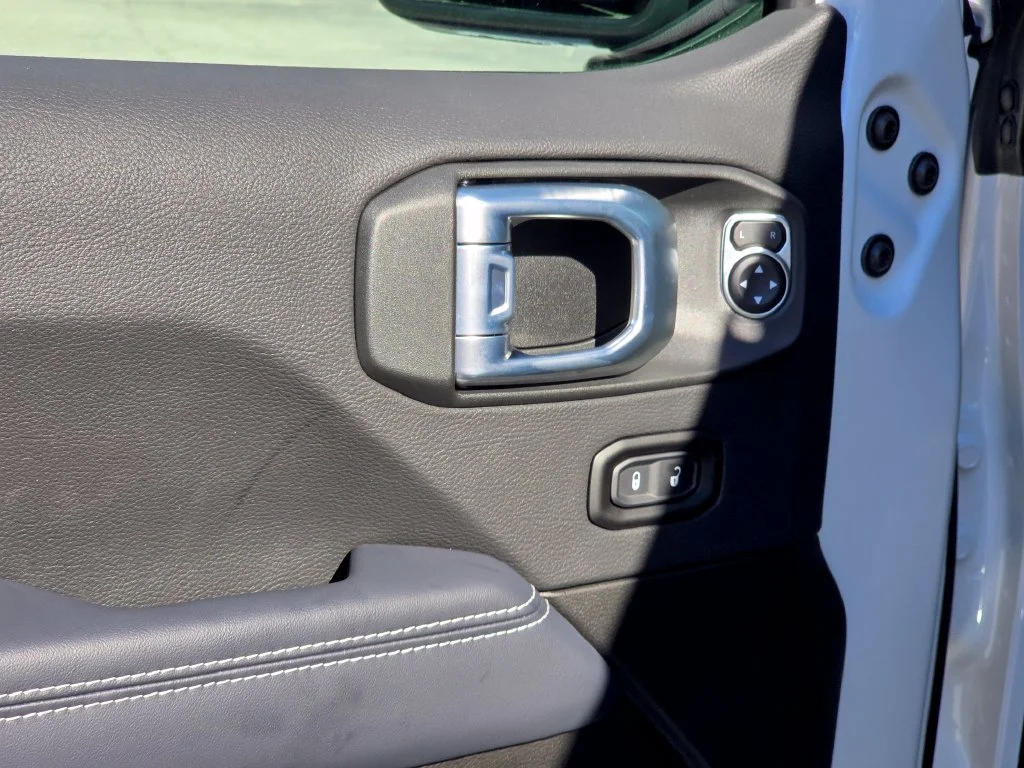 New 2026 White Jeep Rubicon image 35