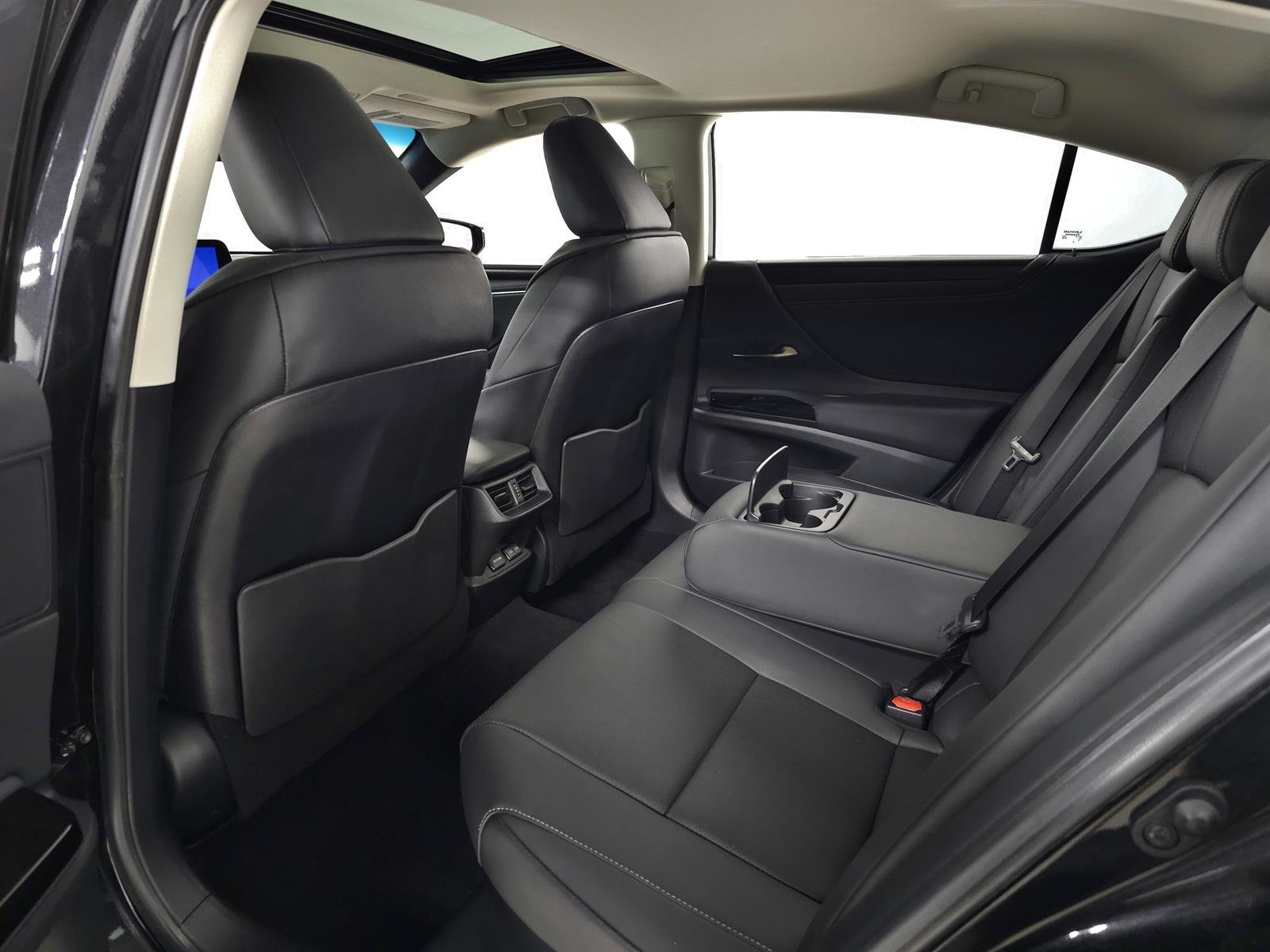 Certified Used 2024 Caviar Lexus PREMIUM image 32