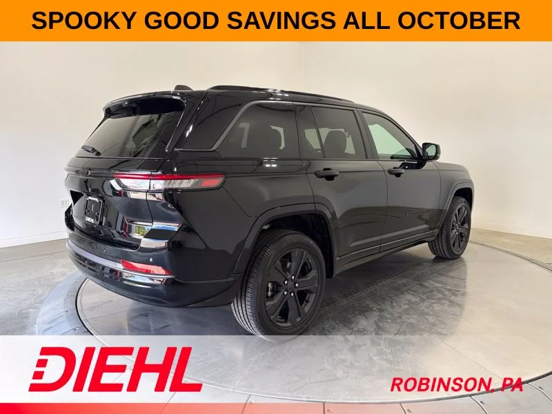 New 2027 High-Gloss Black Paint Jeep Limited Reserve image 7
