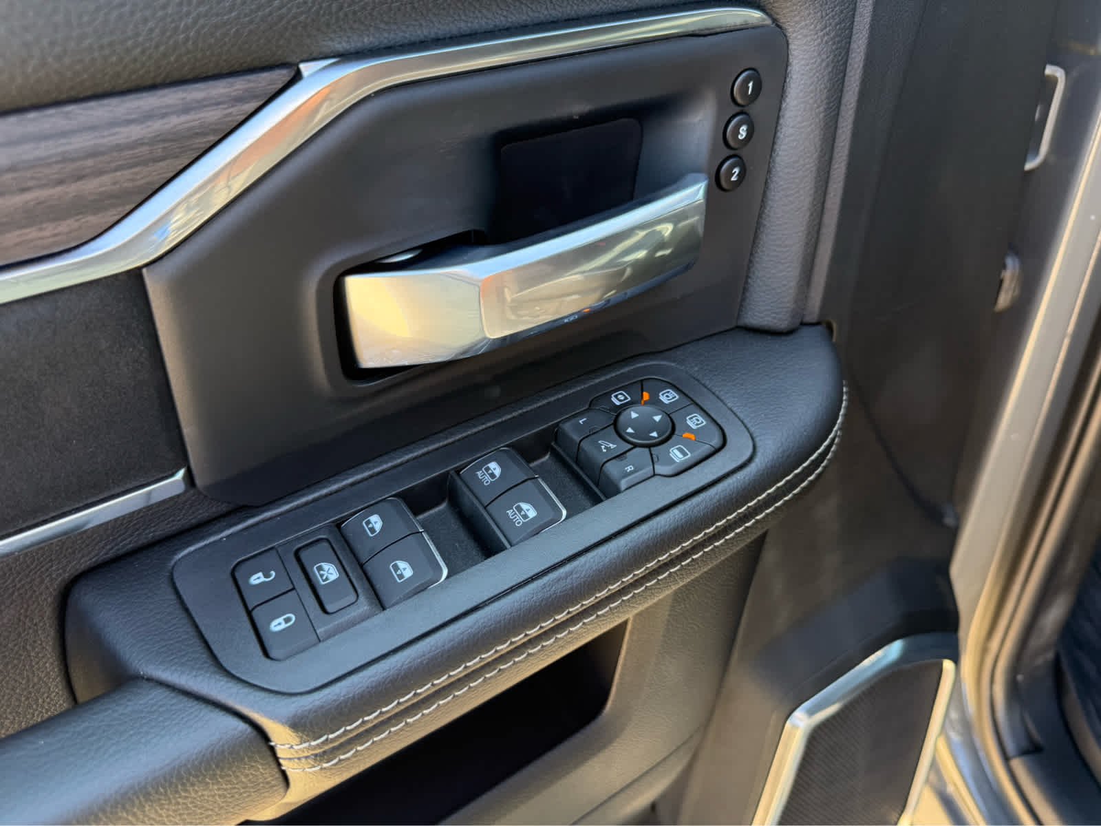 New 2026 Ceramic Gray Clear-Coat Exterior Paint RAM Laramie image 22