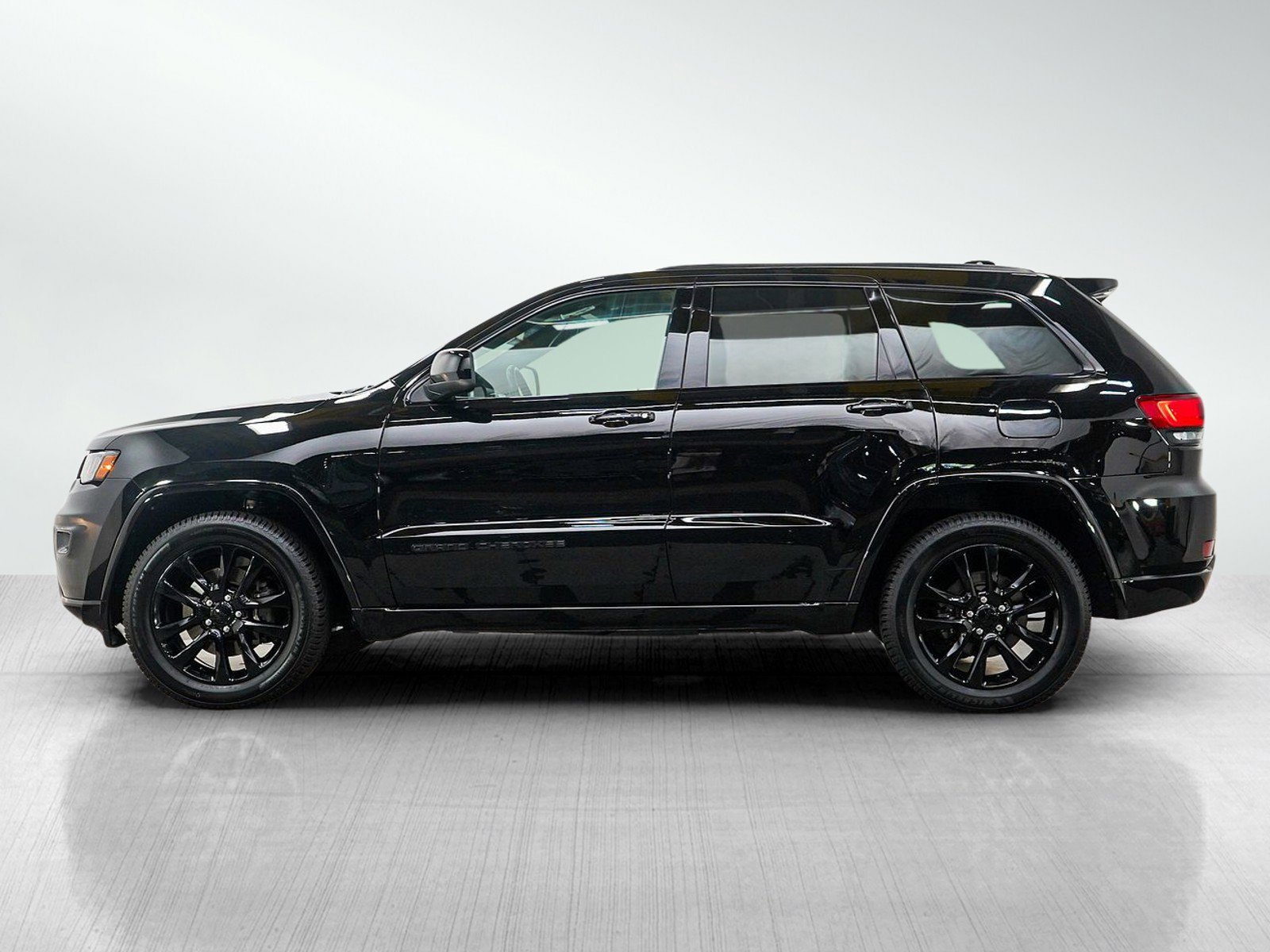 Used 2021 Jeep Grand Cherokee Laredo X with VIN 1C4RJFAG6MC824267 for sale in White Bear Lake, Minnesota