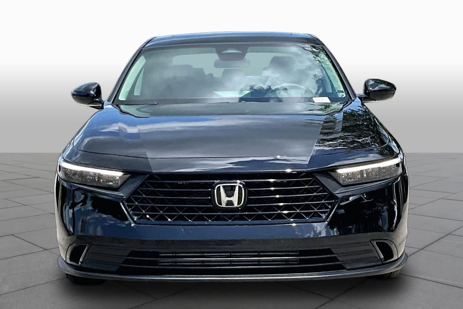 Used 2024 Crystal Black Pearl Honda EX image 4