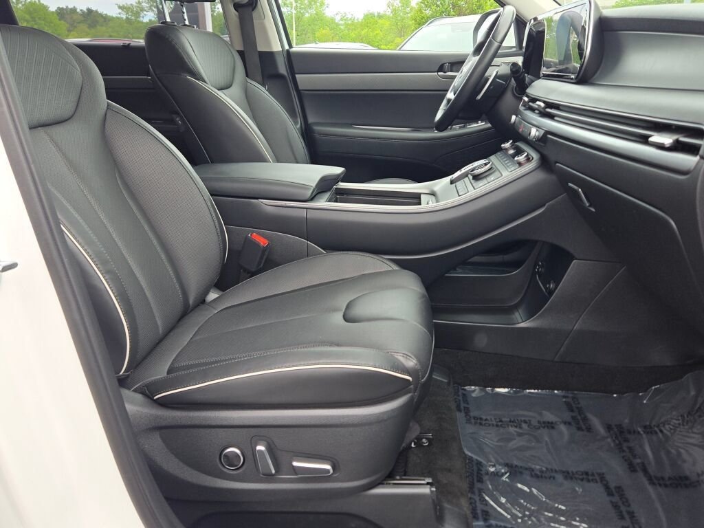 Certified Used 2023 White Hyundai SEL image 4