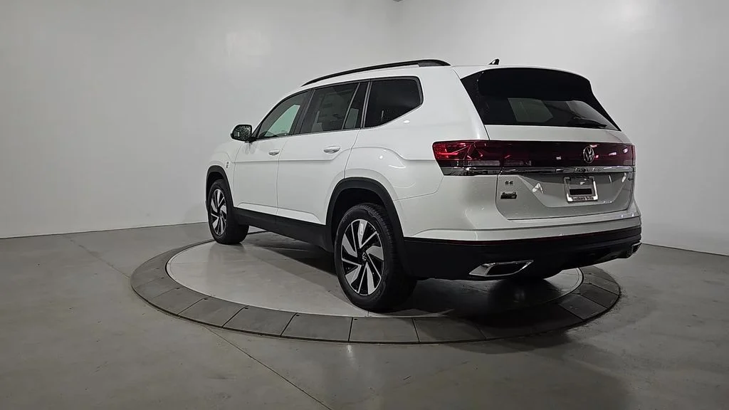 New 2026 White/off-white Volkswagen 2.0T SE w/Technology image 3