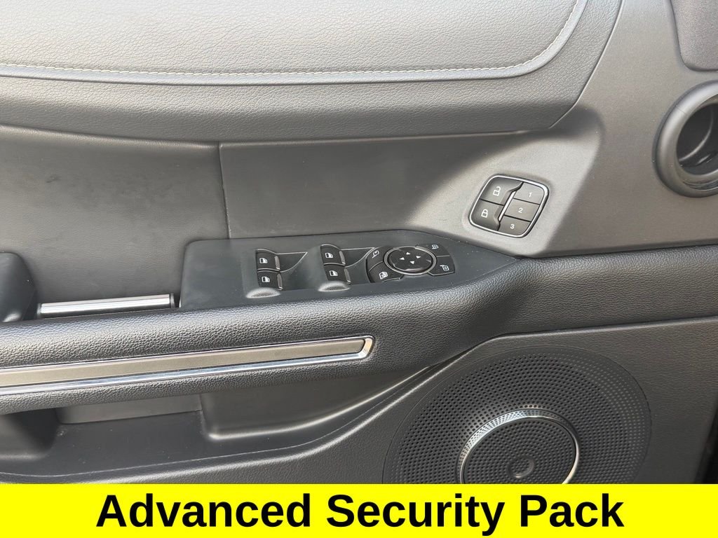 Used 2024 Black Metallic Ford XLT image 14