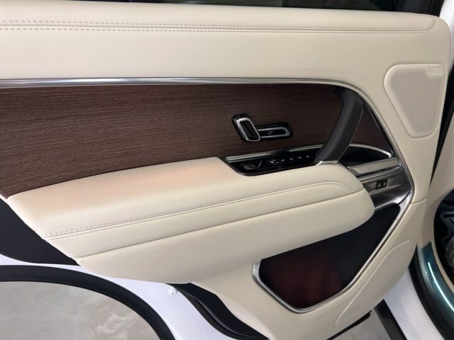 New 2026 Fuji White Land Rover SE image 13