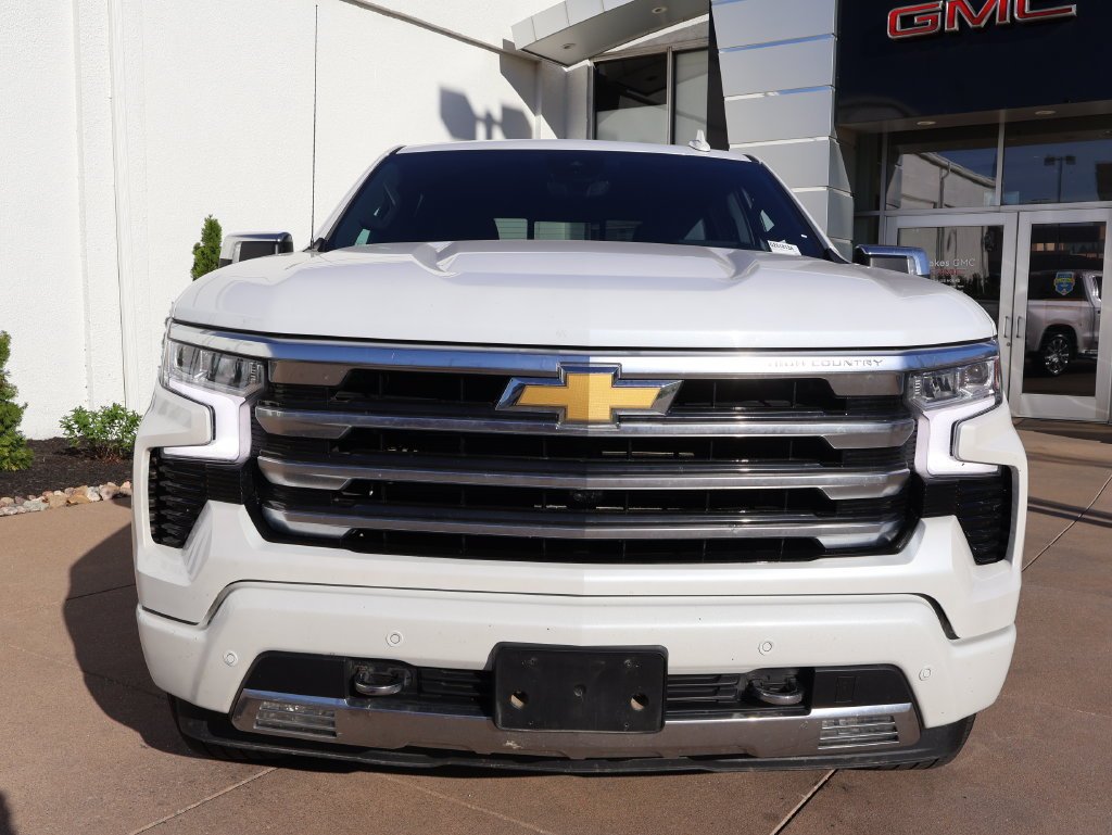 Used 2024 Chevrolet Silverado 1500 High Country with VIN 3GCUDJEDXRG167935 for sale in Kansas City
