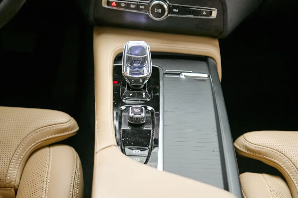 Certified Used 2024 Onyx Black Volvo Ultimate image 32