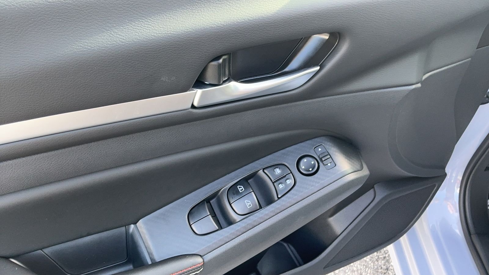 New 2026 Gray Nissan 2.5 SR image 17