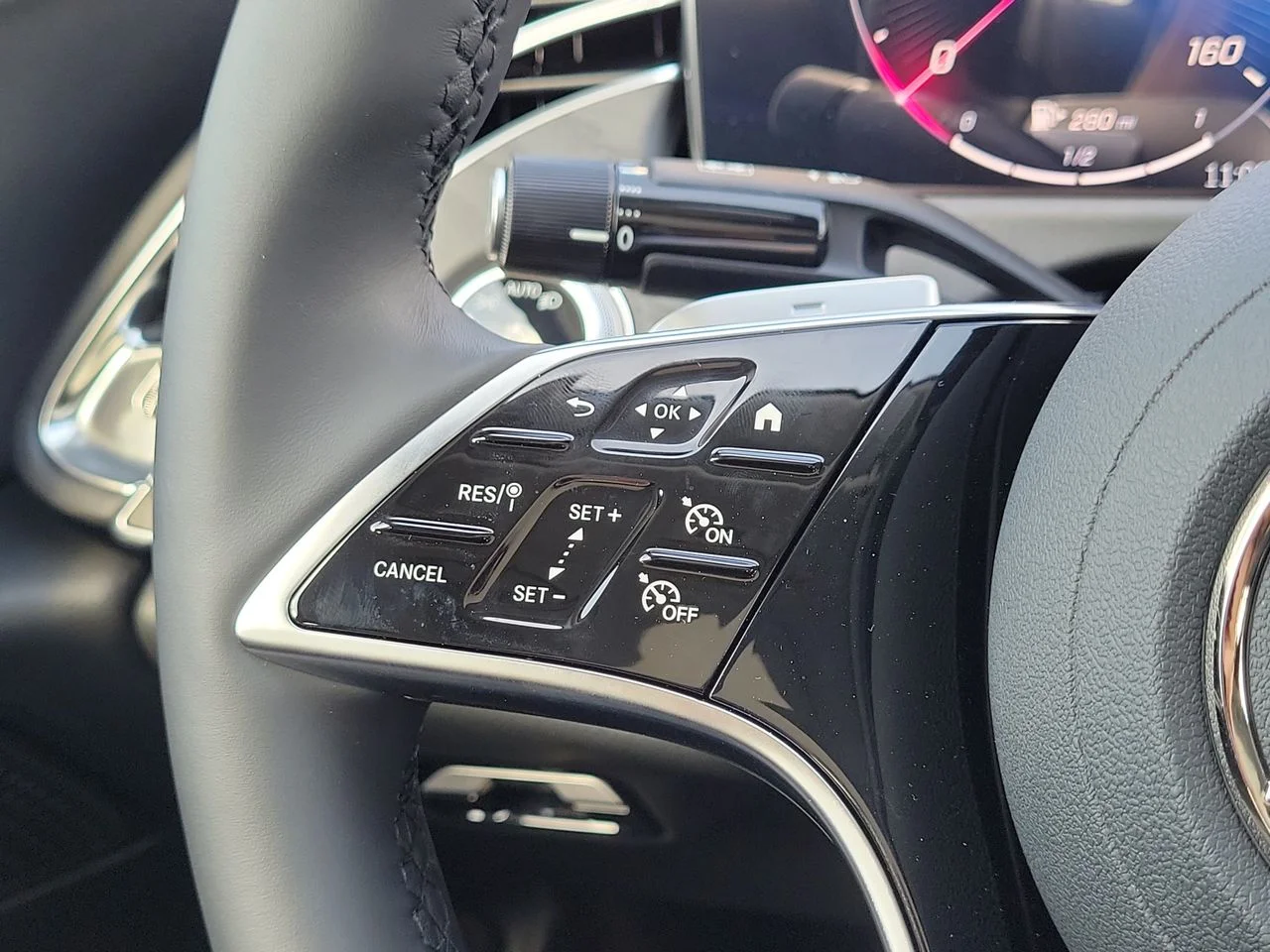2026 Mercedes-Benz E-Class E350 - Photo 31