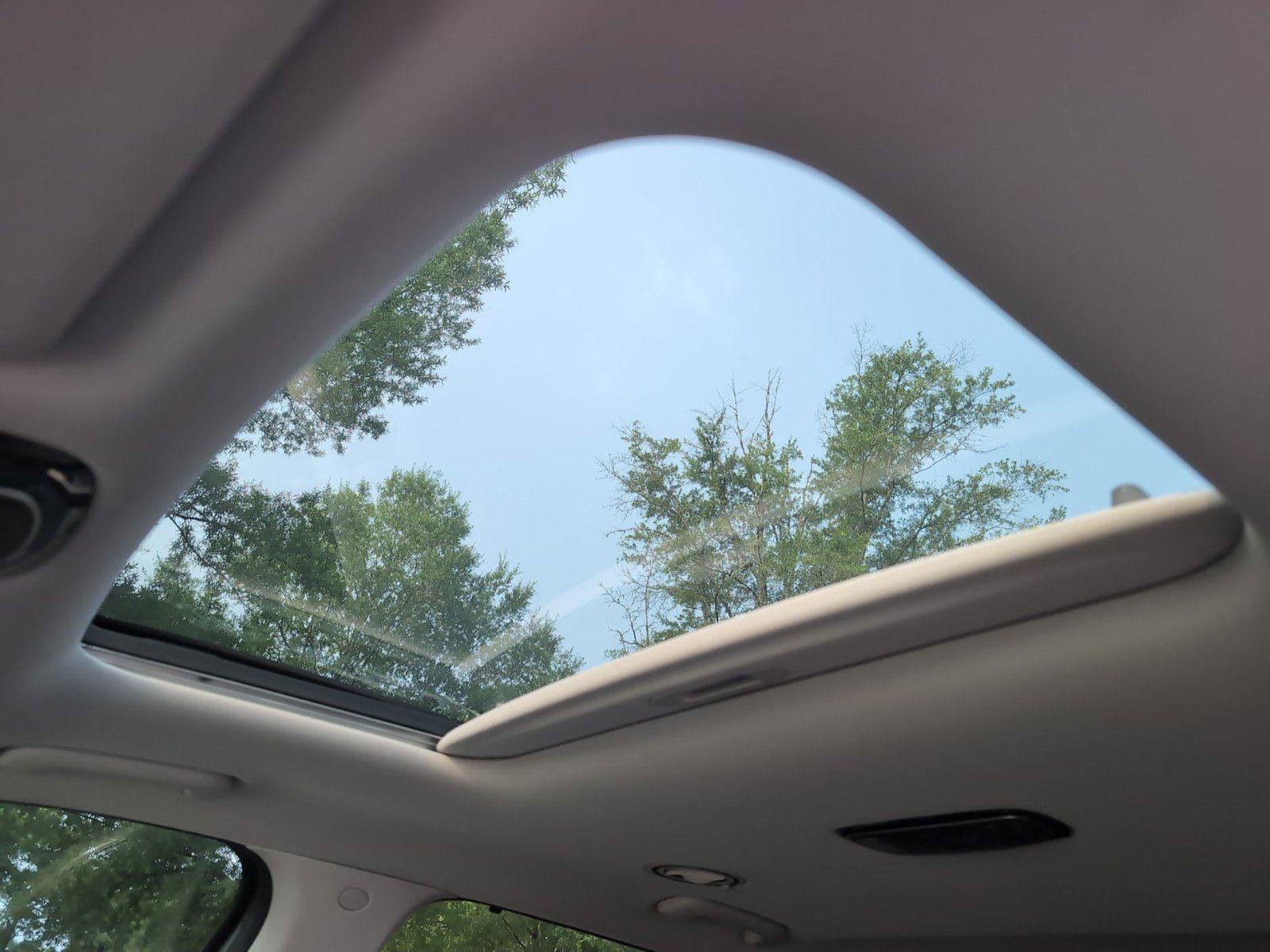 Used 2022 Rainforest Hyundai SEL image 13