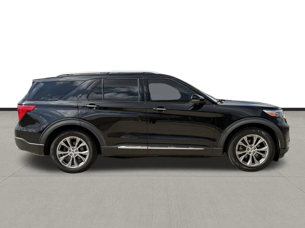 Used 2022 Black Metallic Ford Limited image 4
