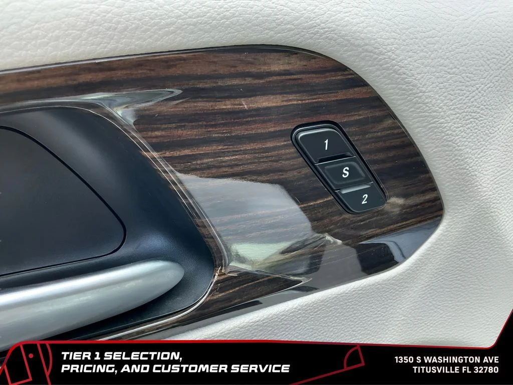 Used 2024 Silver Chrysler Limited image 17