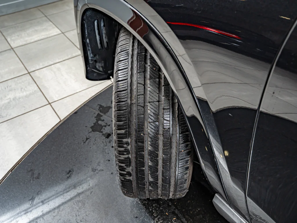 Used 2025 Obsidian Black Mercedes-Benz GLE 580 image 48