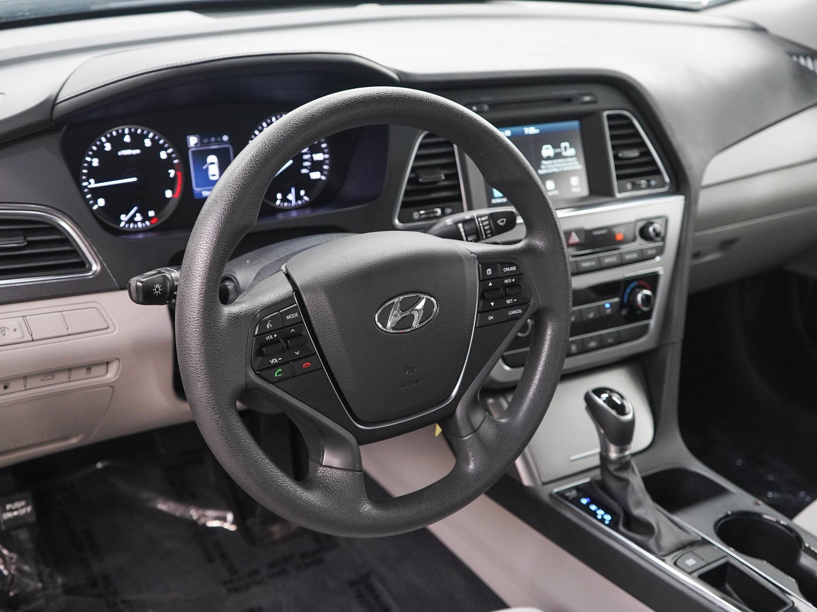 Used 2017 Phantom Black Hyundai Sport 2.4L image 19