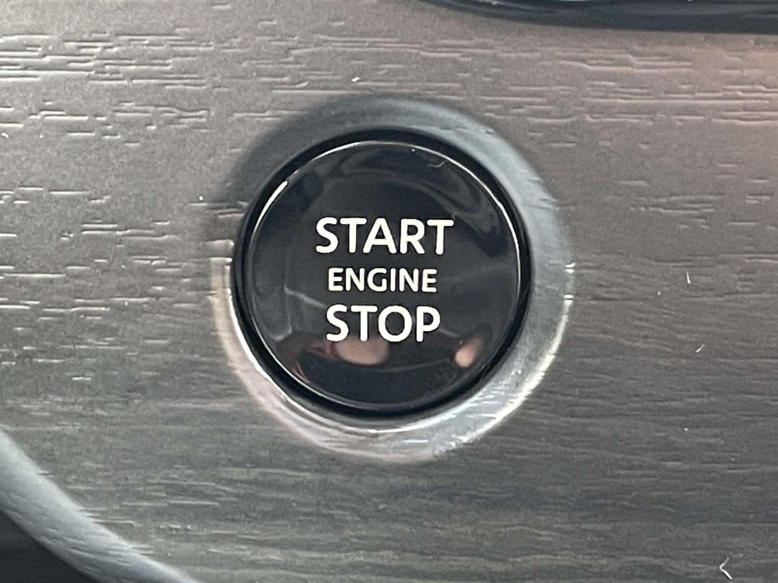 New 2026 Everest White Pearl Tricoat Nissan SL image 34