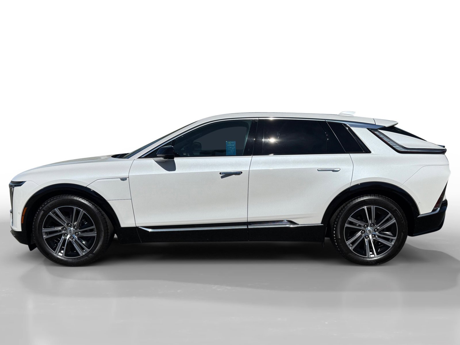 Used 2024 Cadillac LYRIQ Luxury 1 with VIN 1GYKPPRK4RZ117469 for sale in Vallejo, CA