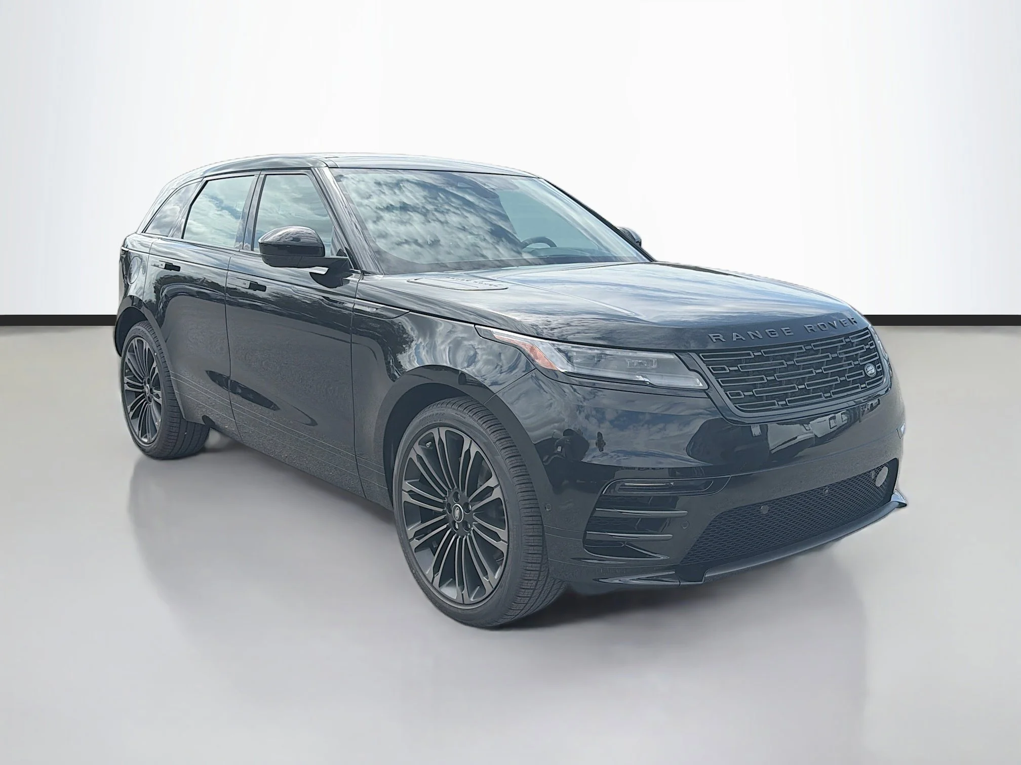 New 2026 Santorini Black Land Rover Dynamic SE image 7