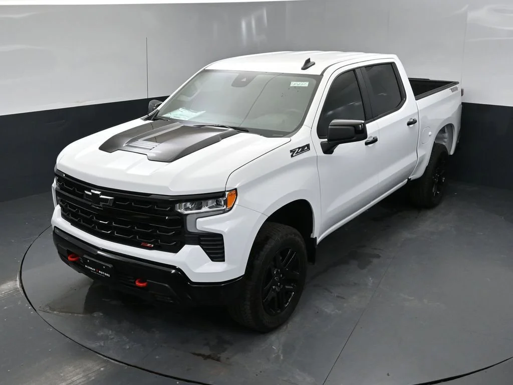 New 2026 Summit White Chevrolet LT Trail Boss image 37