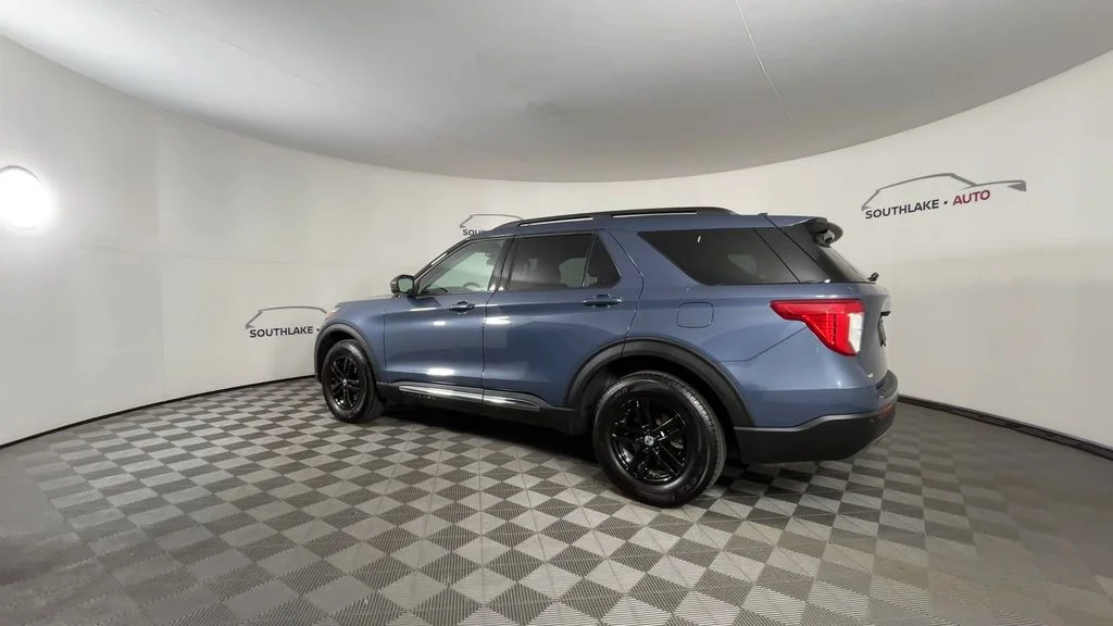 Used 2021 Blue Ford XLT image 6