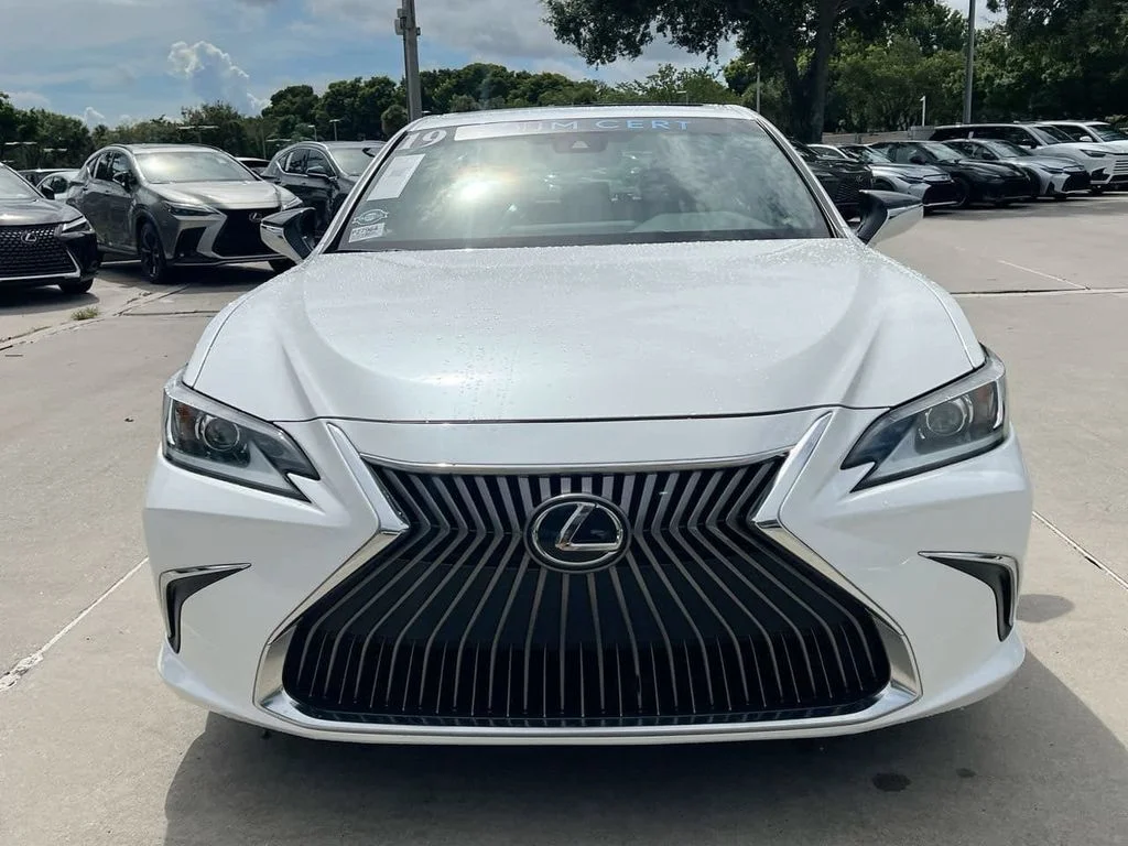 Used 2019 White Pearl Lexus 350 image 2