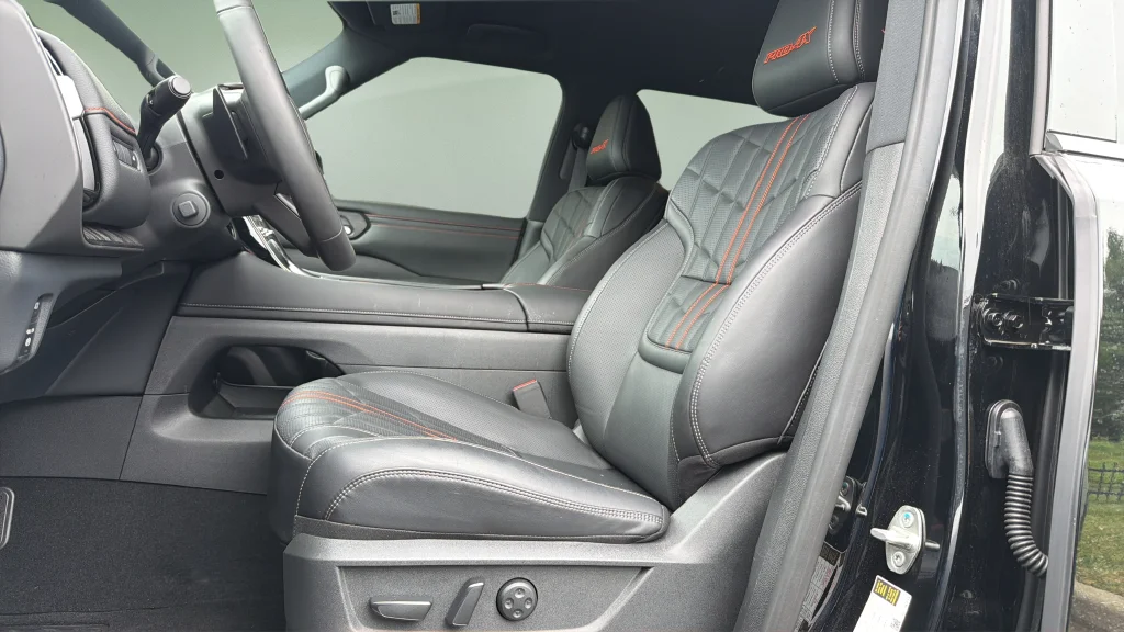 Used 2026 Super Black Nissan PRO-4X image 21