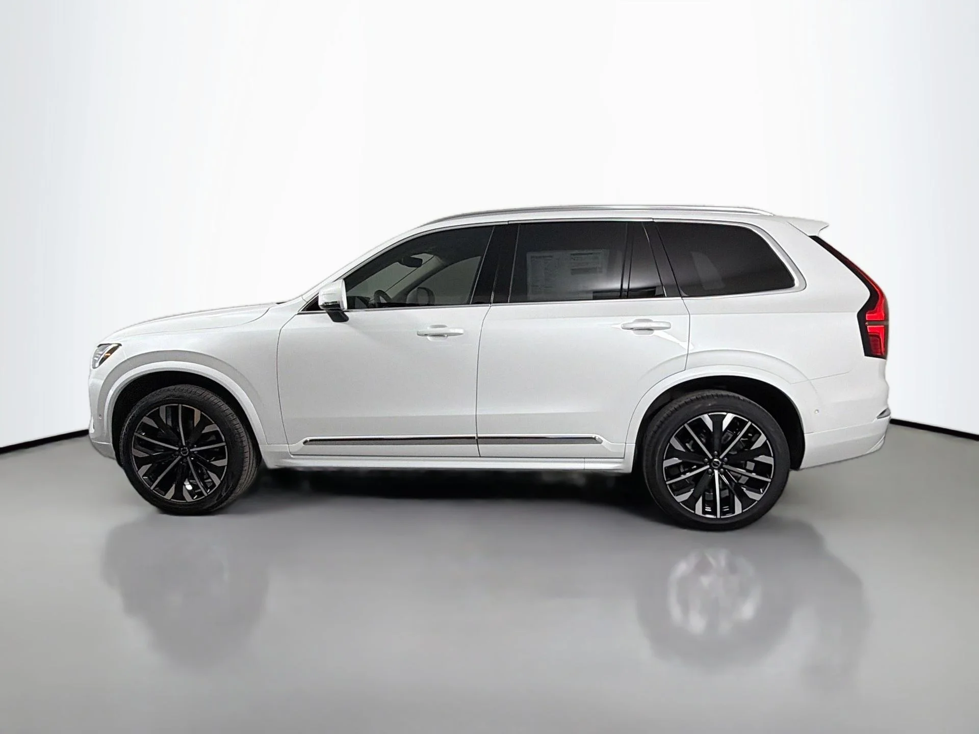 New 2026 Crystal White Volvo Plus image 9