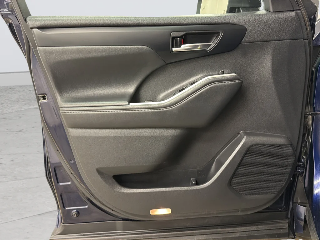 Used 2022 Blue Toyota XLE image 40