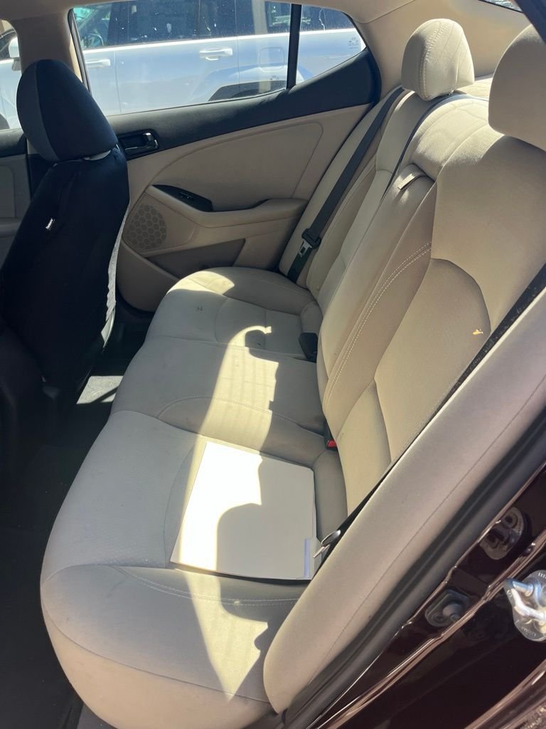 Used 2014 Red Kia LX image 11