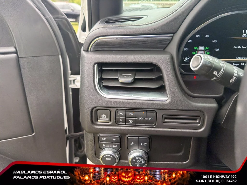Used 2022 WHITE FROST TRICOAT GMC SLT image 18