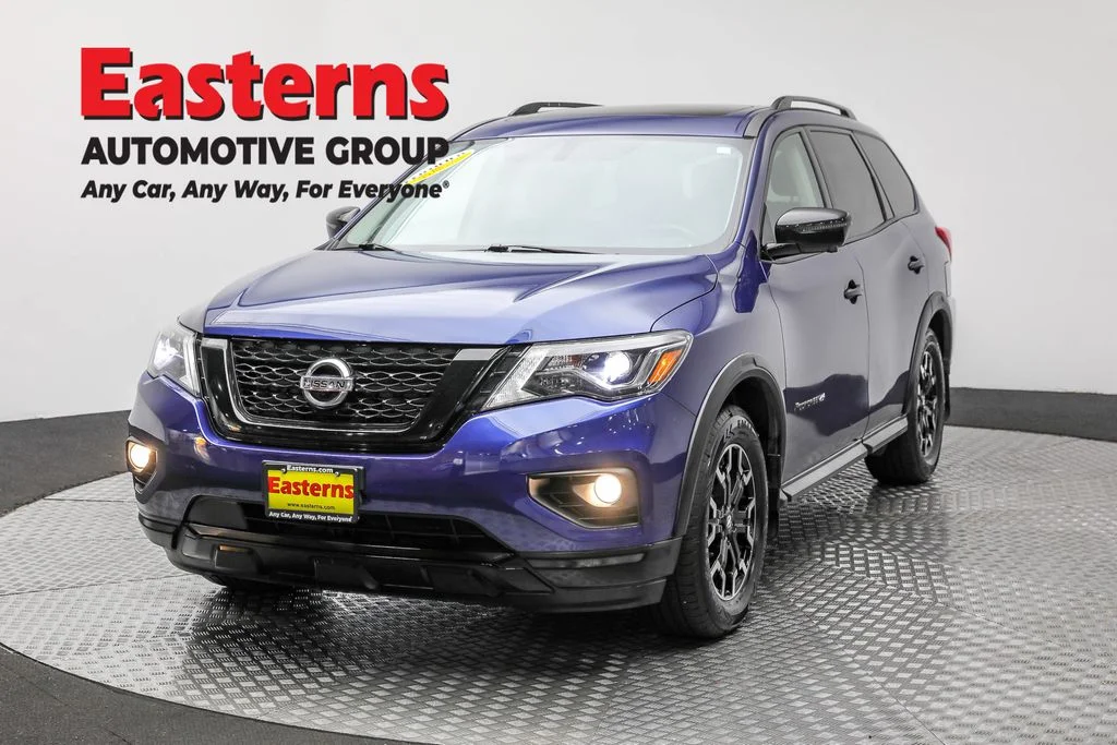Used 2020 Blue Nissan SL image 1