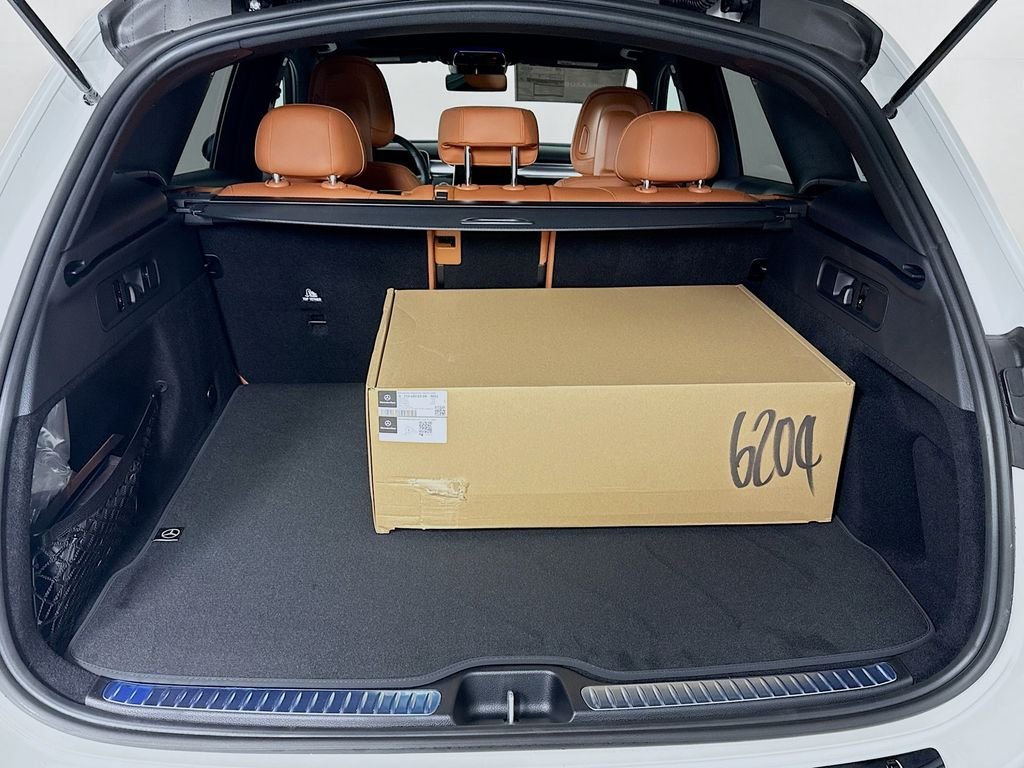 New 2026 Polar White Mercedes-Benz GLC 300 image 10