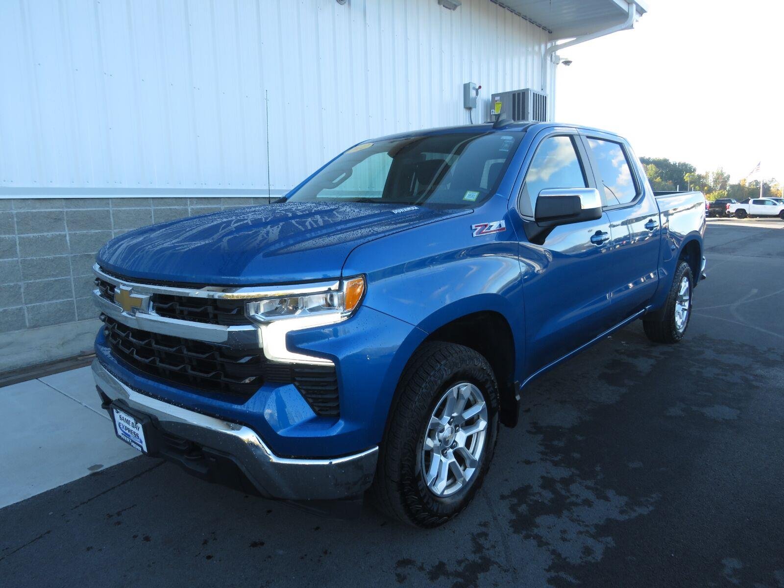 Used 2022 Glacier Blue Metallic Chevrolet LT image 12