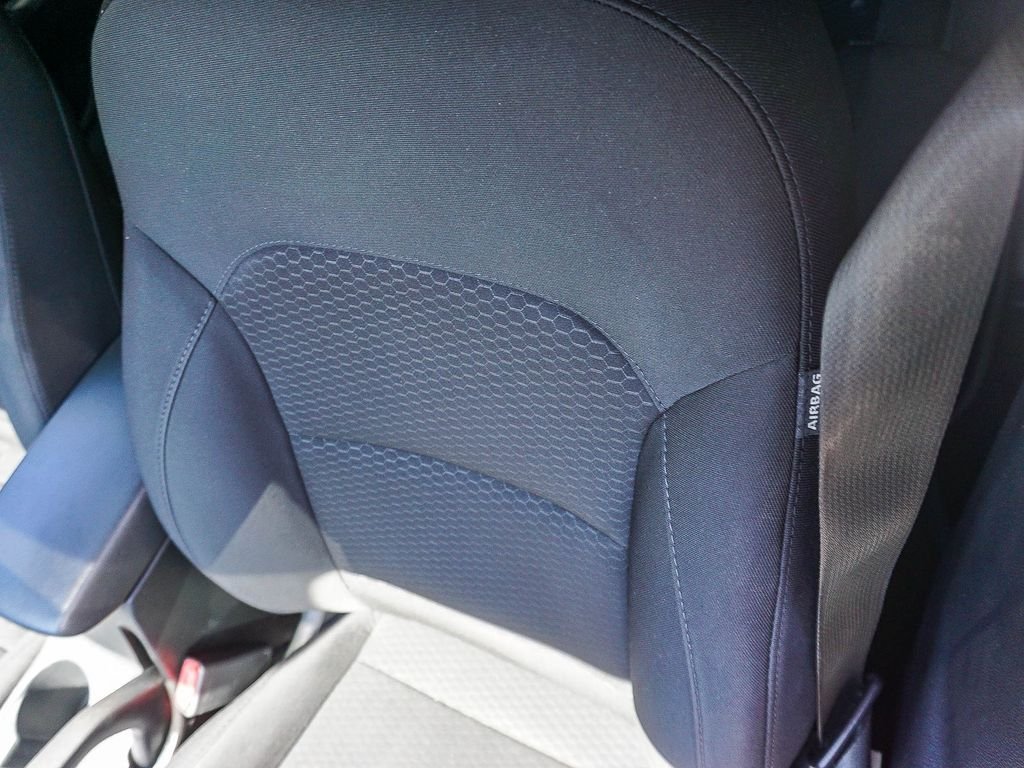 Used 2019 Black Hyundai SE image 20
