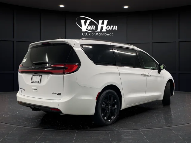 2026 Chrysler Pacifica Limited - Photo 7