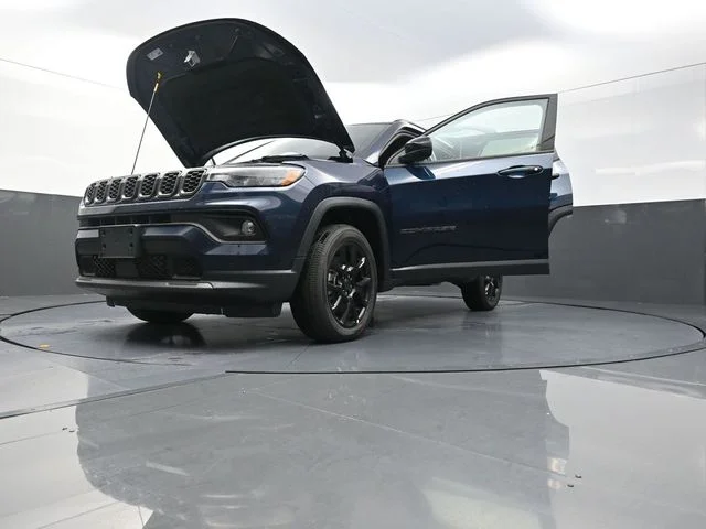 New 2026 Fathom Blue Pearl-Coat Exterior Paint Jeep Latitude image 31