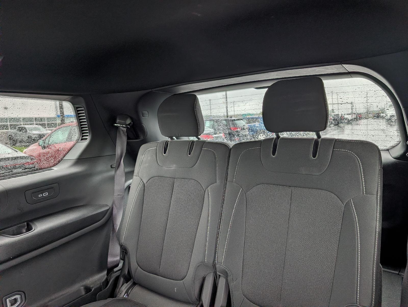 Used 2025 Diamond Black Crystal Pearlcoat Jeep Laredo X image 11
