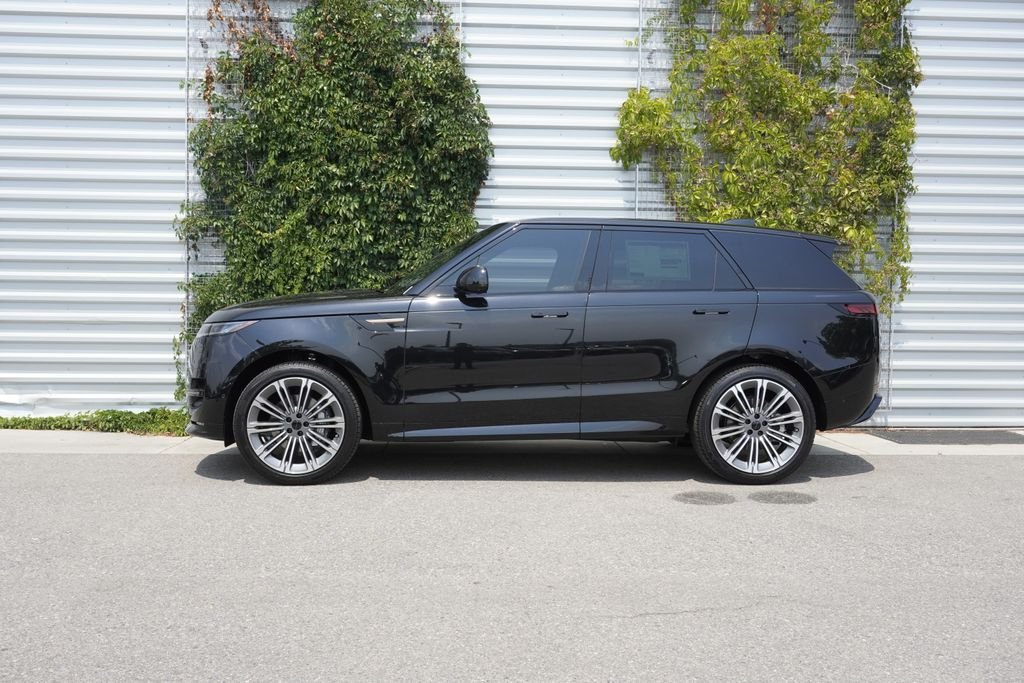 New 2026 Santorini Black Land Rover Dynamic SE image 8