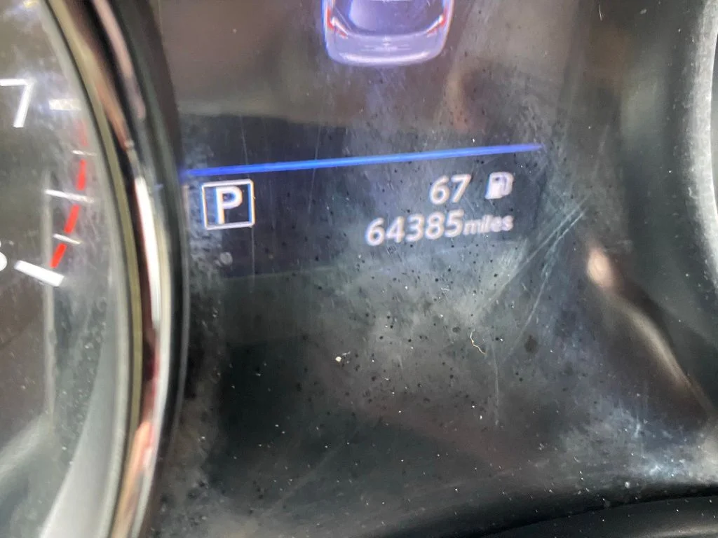 Used 2019 White Nissan S image 5