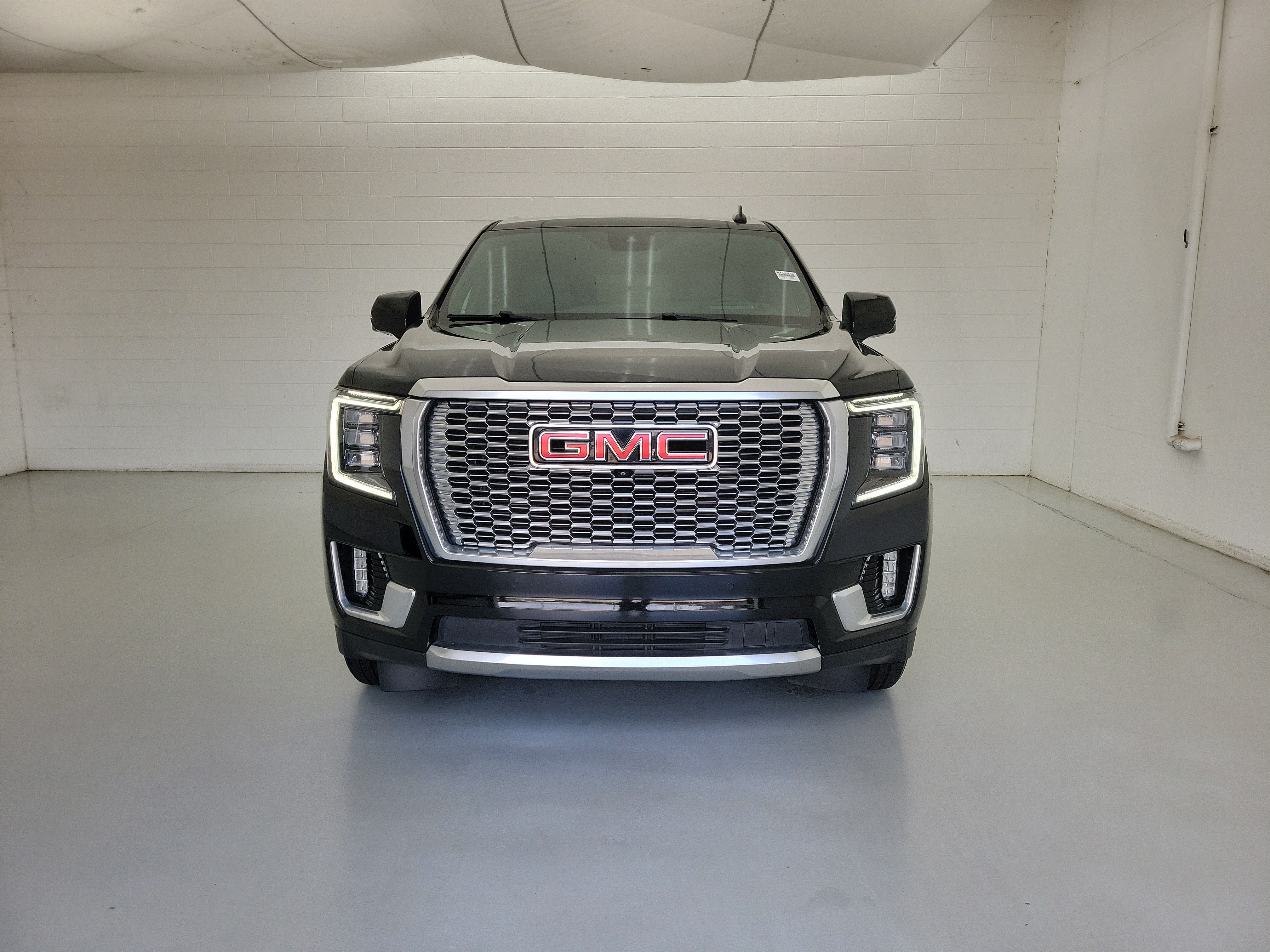 Used 2023 Onyx Black GMC Denali image 3