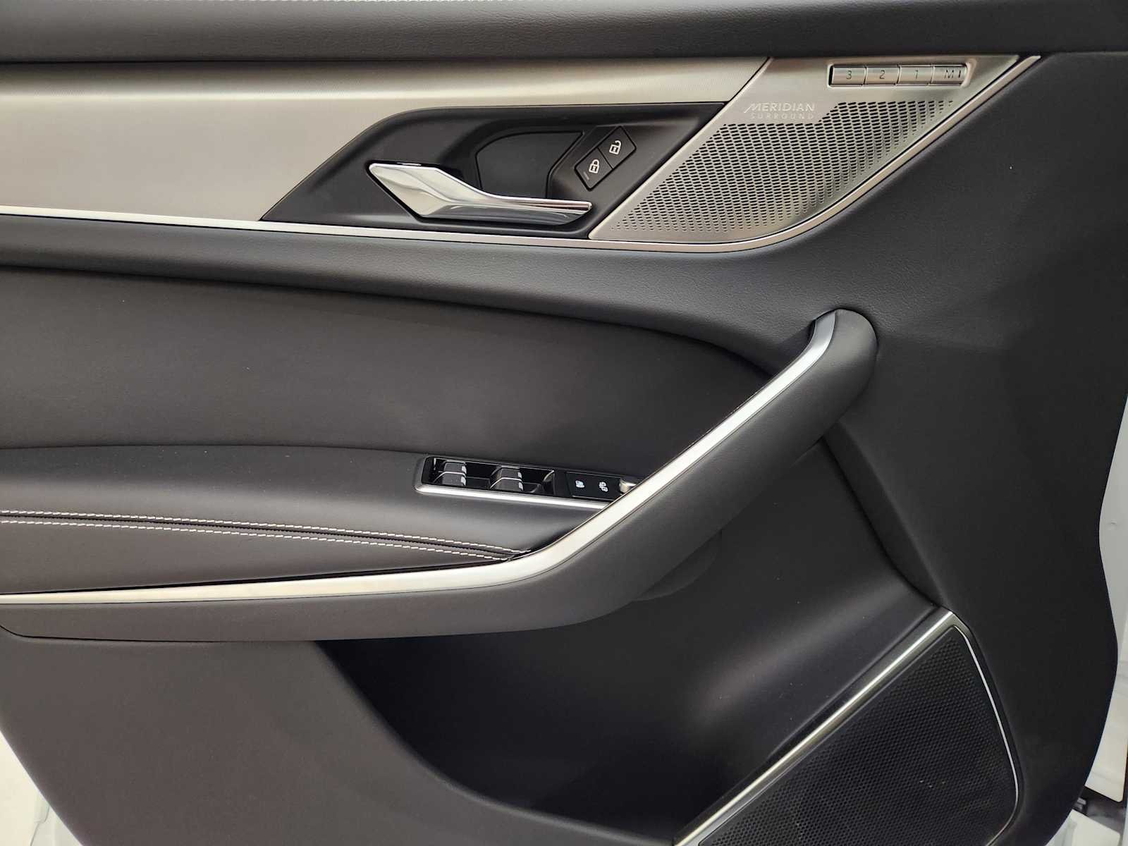 2026 Jaguar F-Pace R-Dynamic S - Photo 23