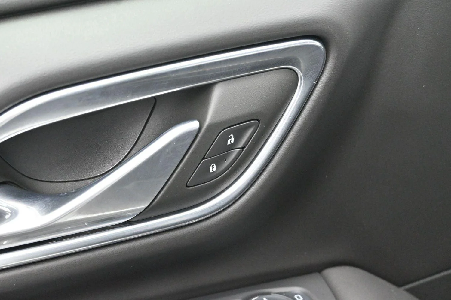 Used 2024 Summit White Chevrolet Premier image 10