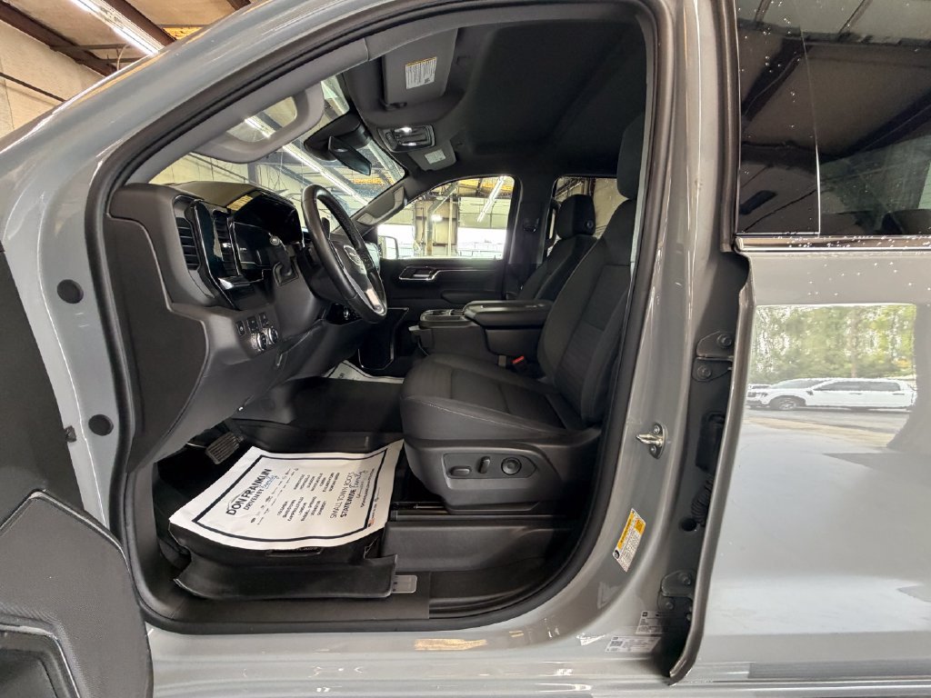 Used 2024 Gray GMC SLE image 8