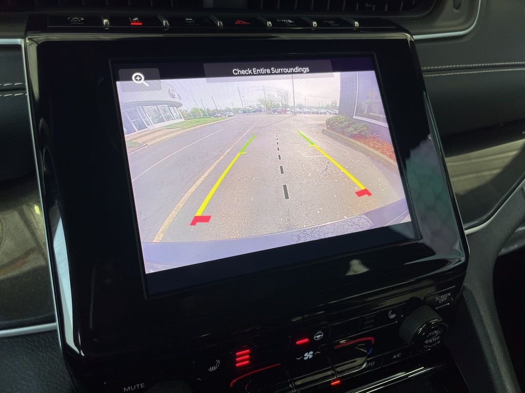 Used 2022 Diamond Black Jeep Altitude image 35
